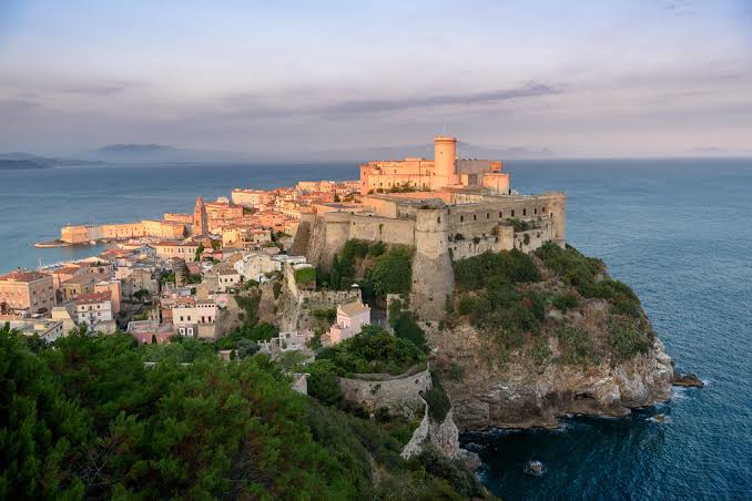 Lugares Para Visitar Em Gaeta No L Cio Destino Possui Algumas Das