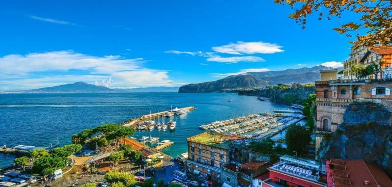 Sobre Sorrento Itália – Mistura de charme do Sul com sol nas praias