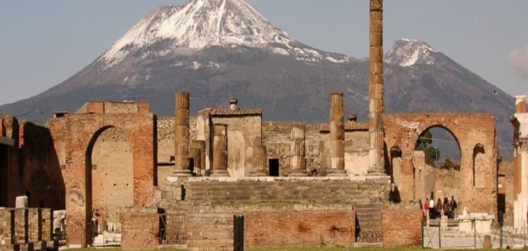 Basílica em Pompéia Vesúvio – Em meio a ruínas, ainda assim é impressionante de se ver