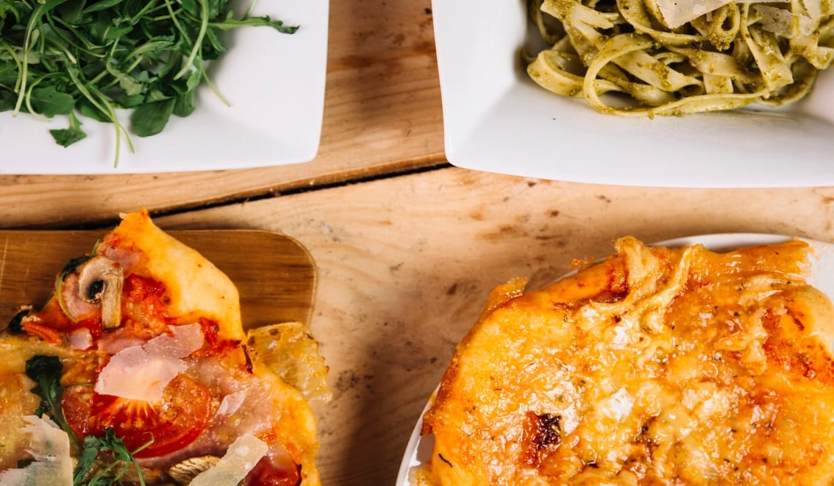 Ei fica, tem comida italiana 🤌 Fomos convidados a conhecer a @fomedep