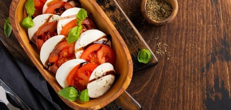 Salada Caprese – A receita italiana perfeita para o verão Foto: Freepik