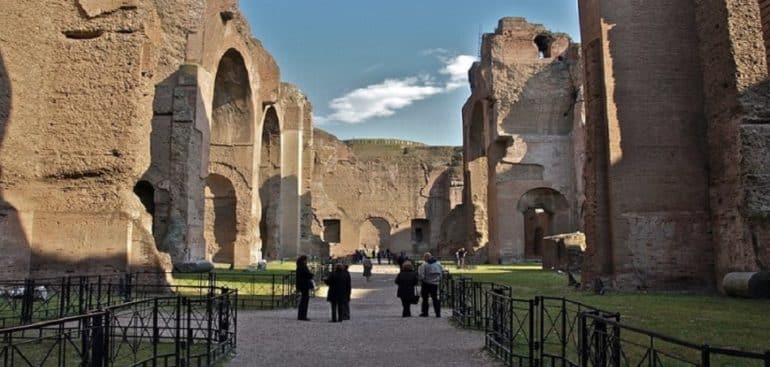 Termas de Caracalla em Roma é a opção turística incrível para um banho emocionante - Parte II Foto: Freepik