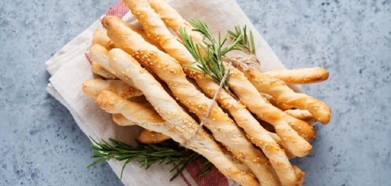 Típico pão italiano de Piemonte – Conheça Grissino, sua história, curiosidades e receita Foto: Freepik