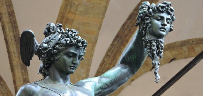 Benvenuto Cellini Medusa – Uma das estátuas mais célebres da Piazza Della Signoria em Florença Foto: Flickr